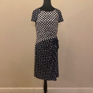 Pea and a pod maternity dress